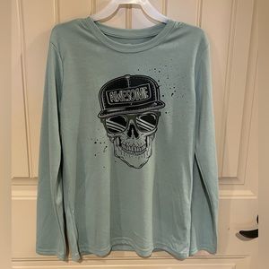 mint green long sleeve shirt with skull size boys 10-12 new without tags